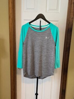 Under Armour Women's Gray Body with Teal Raglan Long Sleeve Top